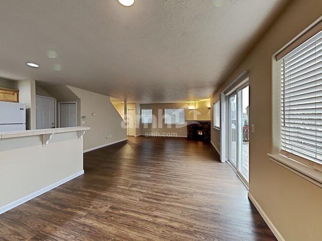 Building Photo - 39237 Newton St