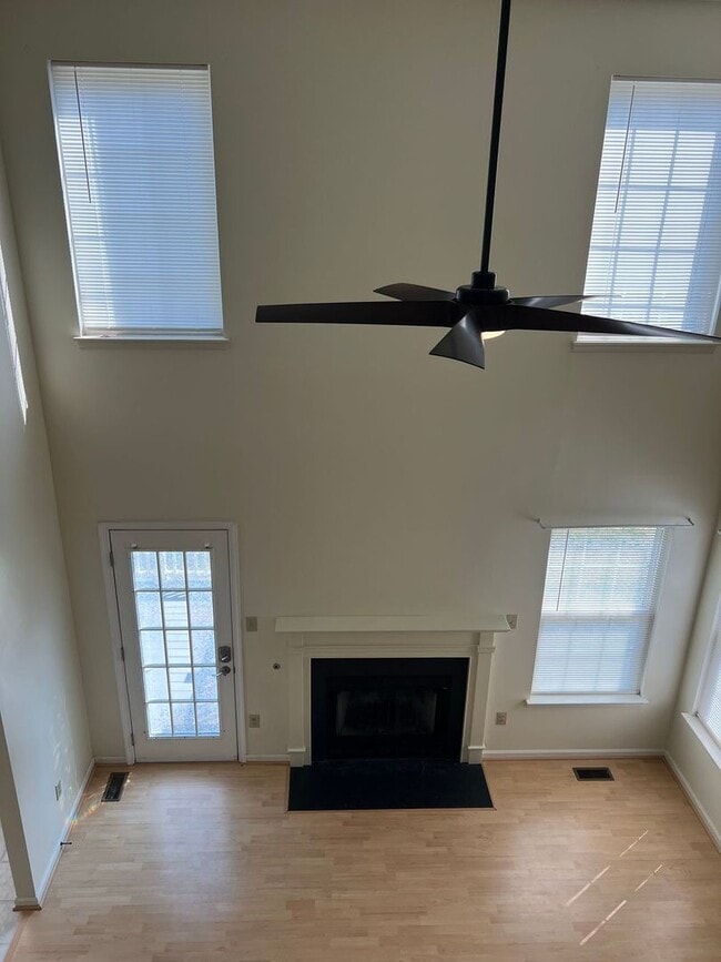 Building Photo - 110 Bugle Ct