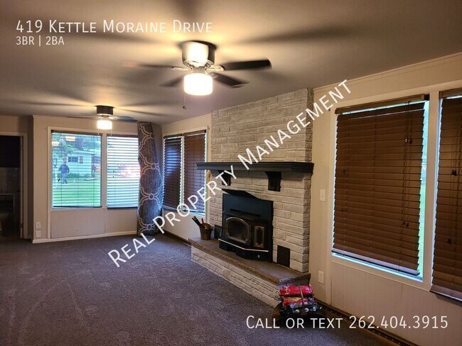 Building Photo - 419 Kettle Moraine Dr