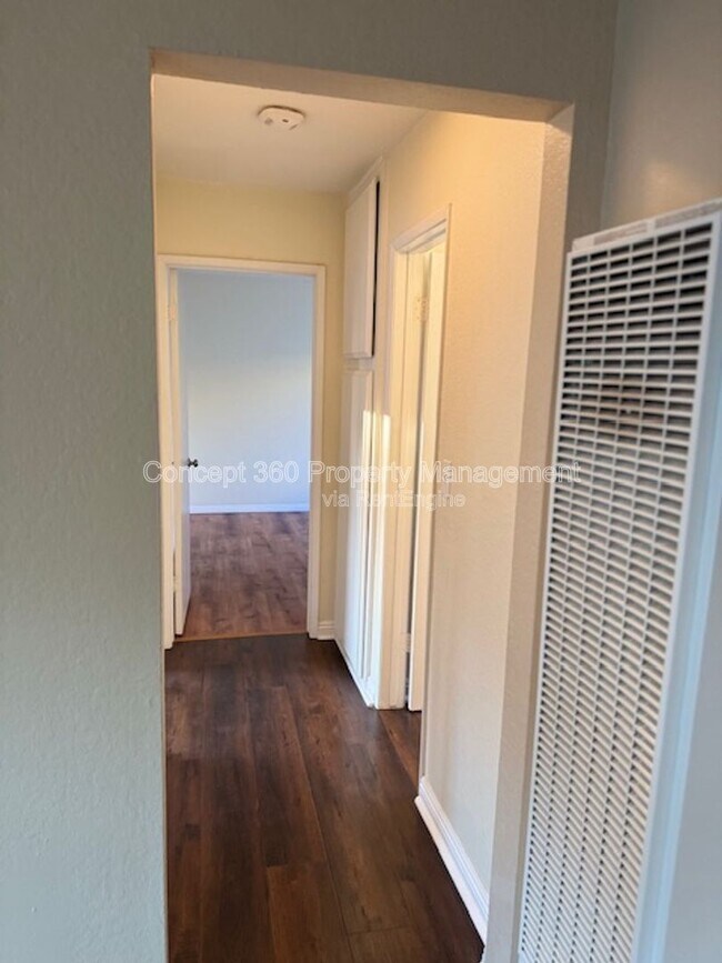 Building Photo - 114 20th St