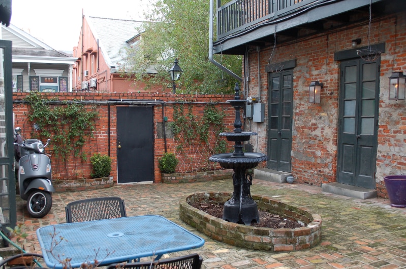 Building Photo - 840 Ursulines Ave