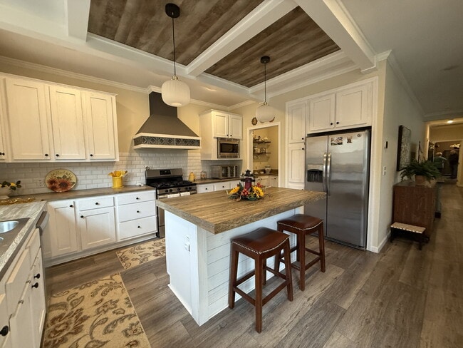 Building Photo - Immaculate Newer 3BR/2BA Brevard Home with Open Layout – Pet-Friendly