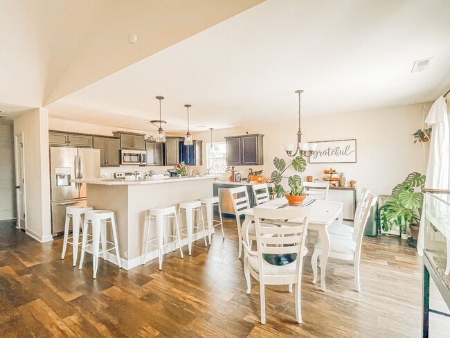 Building Photo - 4 Bedroom Swansboro Home for Rent