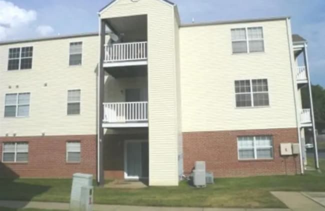 Building Photo - 200 Grosvenor Ln