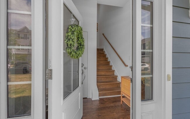 Building Photo - A MUST SEE!! 2-Bedroom Townhome In The Tern! Attached Garage - 400 Yards From Beaches - Dog Frien...