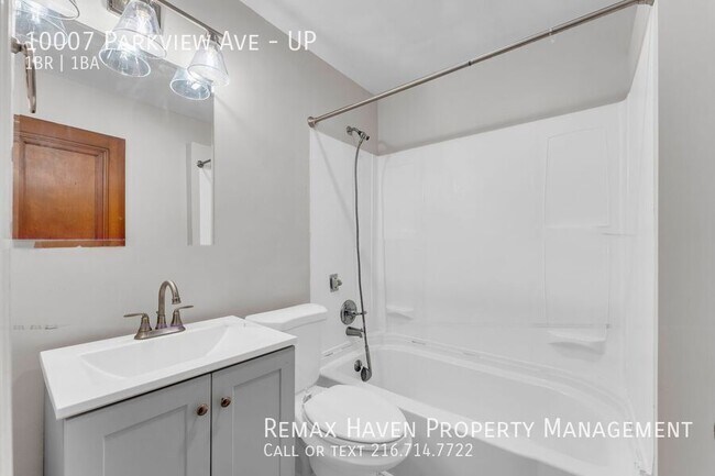 Building Photo - 10007 Parkview Ave