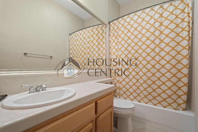 Building Photo - Executive Single Story Rental in Gated Serrano Community!