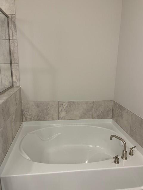 Building Photo - 3925 Redwood Dr