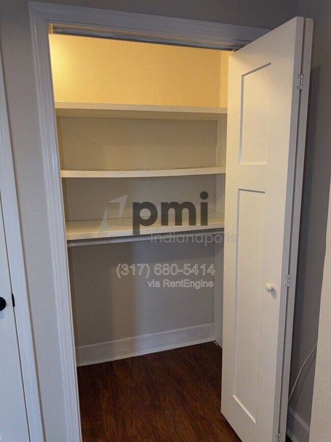 Building Photo - 1 W 28th St