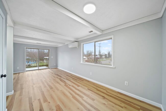 Interior Photo - 3530 West Jolly Road