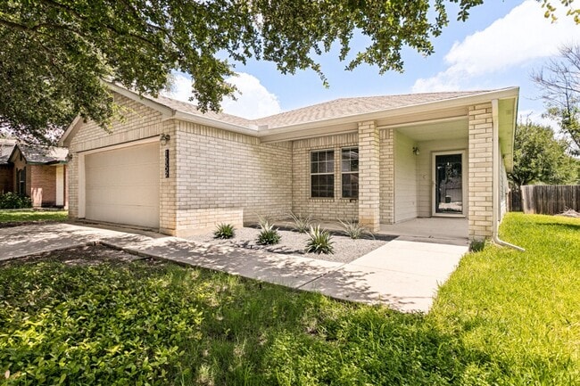 Building Photo - BEAUTIFUL SINGLE STORY HOME IN RETAMA SPRINGS