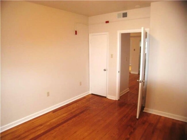 Building Photo - 690 Elm St