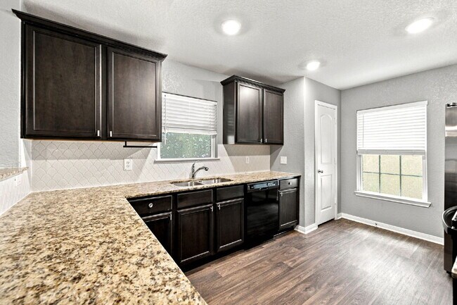 Building Photo - Spacious 4-Bedroom Home Near Lackland AFB with Private Backyard