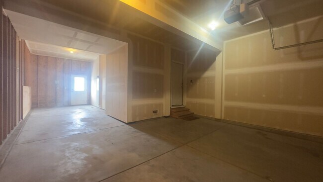 Building Photo - Great Home in Wellington