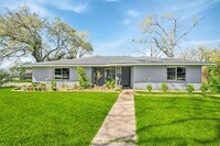 Building Photo - 4701 Frontier Dr