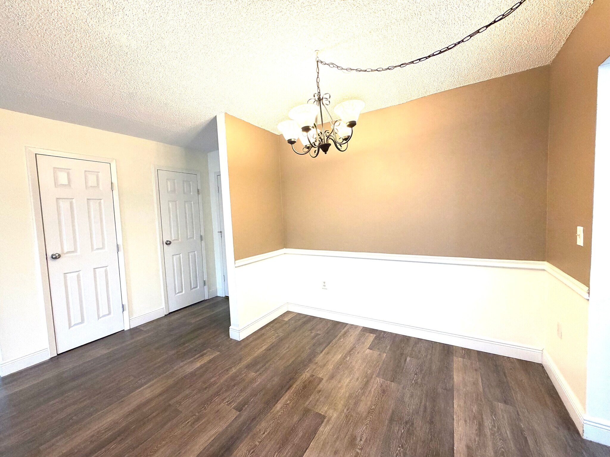 Building Photo - 3704 Broadway