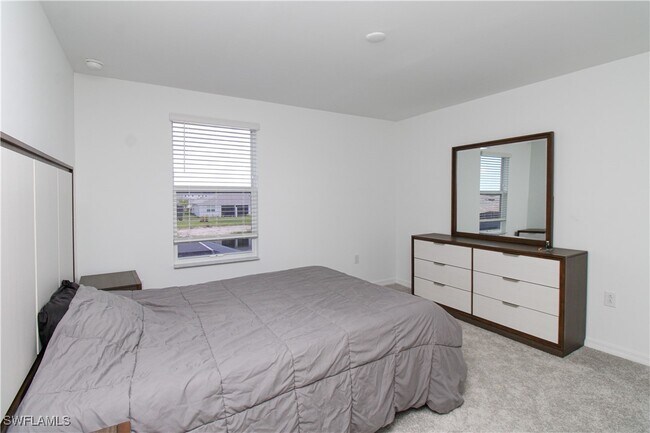Building Photo - 2213 Avocado Ln