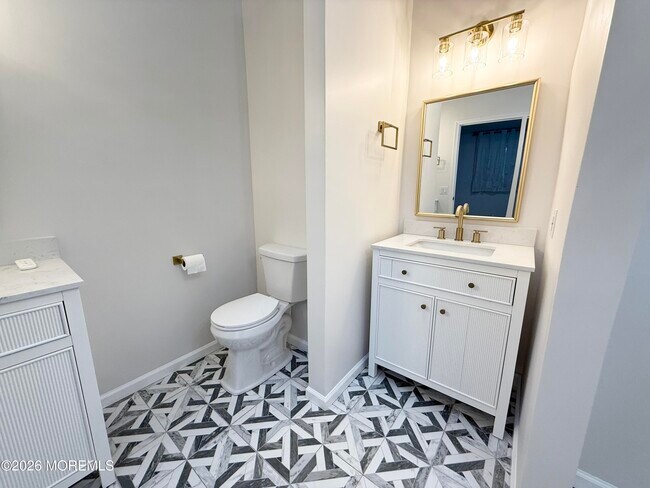 Building Photo - 41 Weller Pl