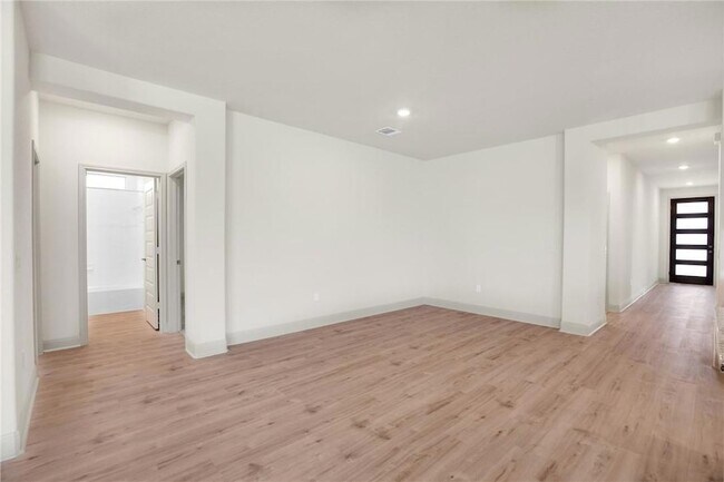 Building Photo - 18021 Civorno Dr