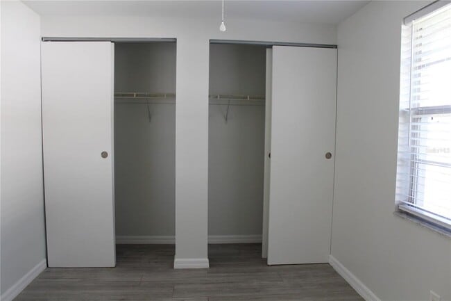 Building Photo - 10115 Wheatley Hills Ct