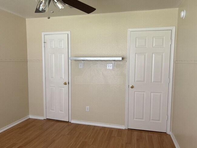Building Photo - 5302 Jitterbug Ct