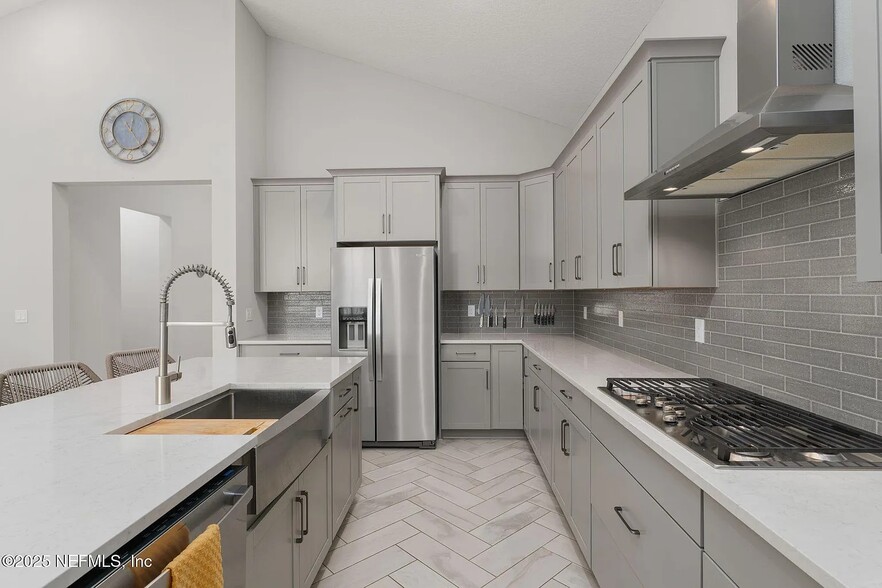 Building Photo - 40 Blue Hampton Dr