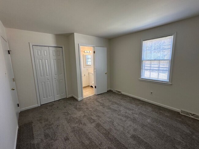 Building Photo - 5401 Bellmeadows Rd