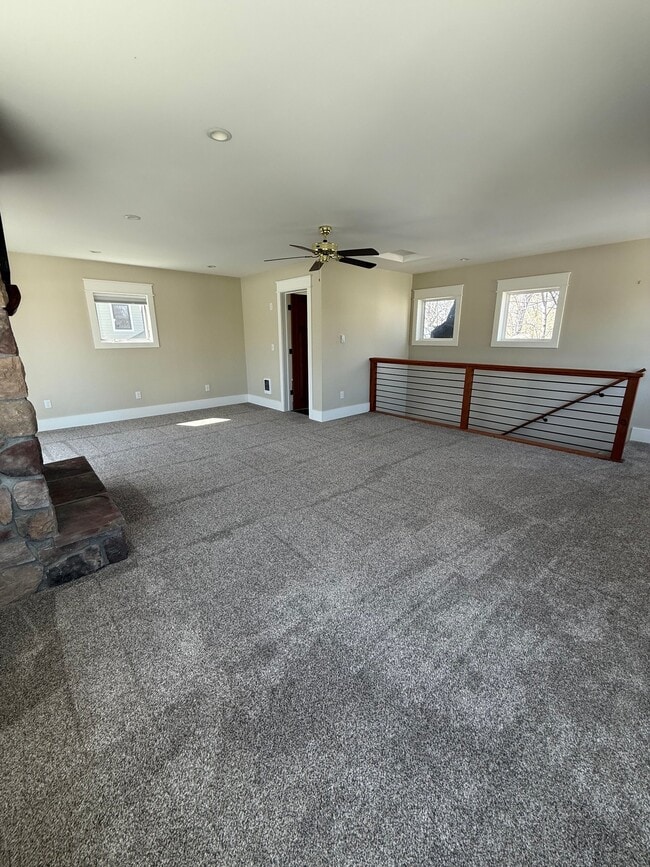 Building Photo - 425 S Yellowstone St