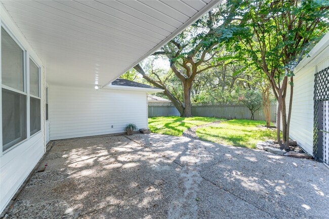 Building Photo - 6119 S Braeswood Blvd