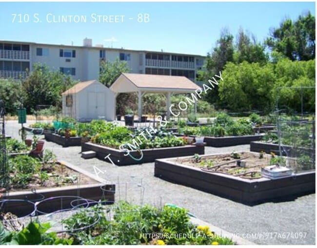 Building Photo - 710 S Clinton St