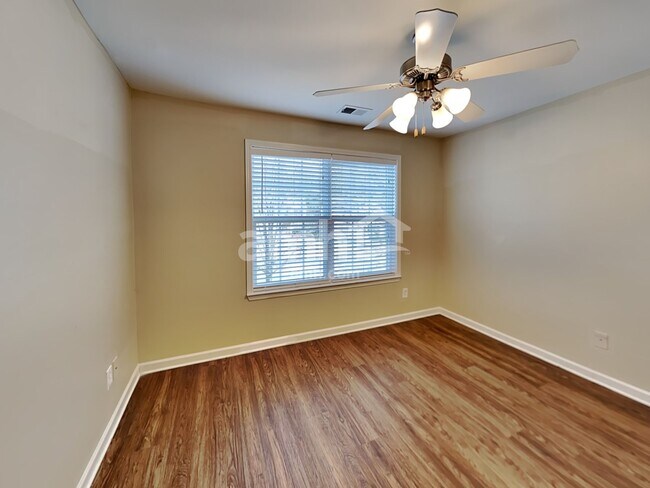 Building Photo - 183 Diamond Ridge Ave