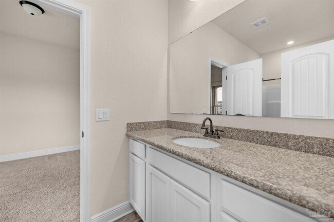Building Photo - 5069 Peach Dr