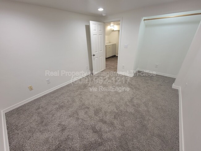 Building Photo - 618 S Alder St