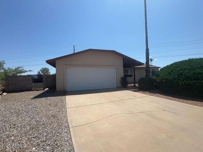 Primary Photo - 1643 S Loma Plaza