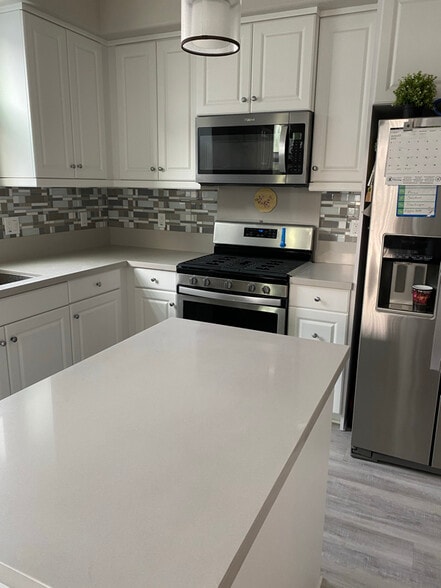 Primary Photo - 500 Sanderling Ln