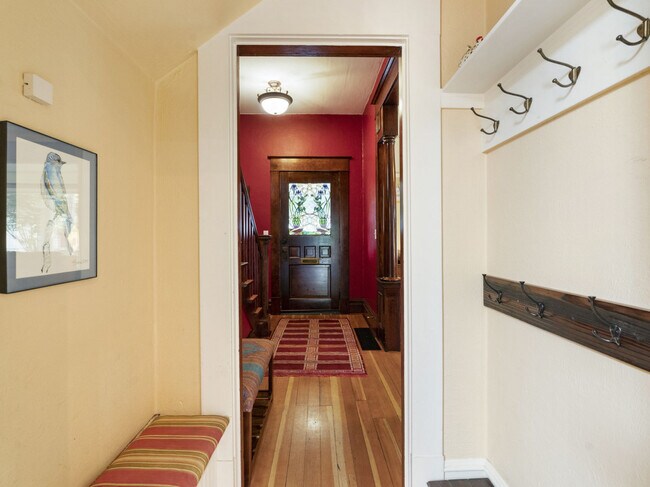 Building Photo - 8018 N Oswego Ave
