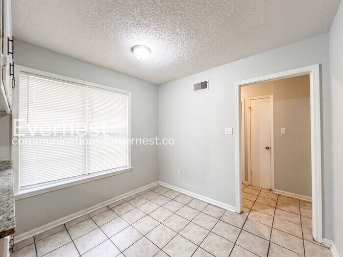 Building Photo - 3409 Kettlebrook Cove