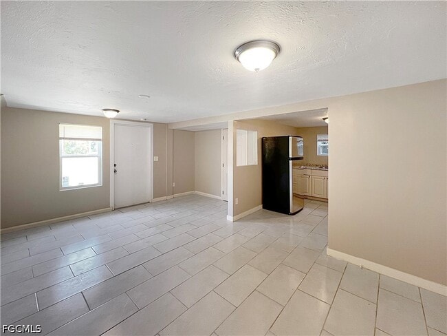 Building Photo - 1615 Evans Ave