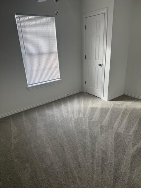 Building Photo - 5102 Roxbury Way