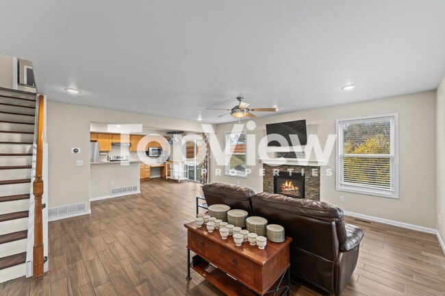 Building Photo - 10110 Clear Creek Rd