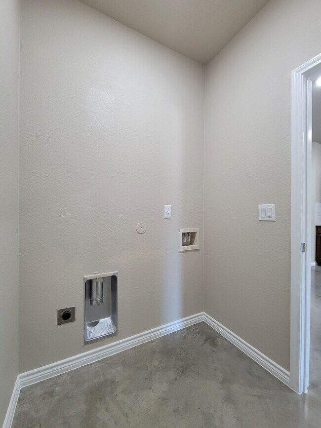 Building Photo - 3909 Turner Ave