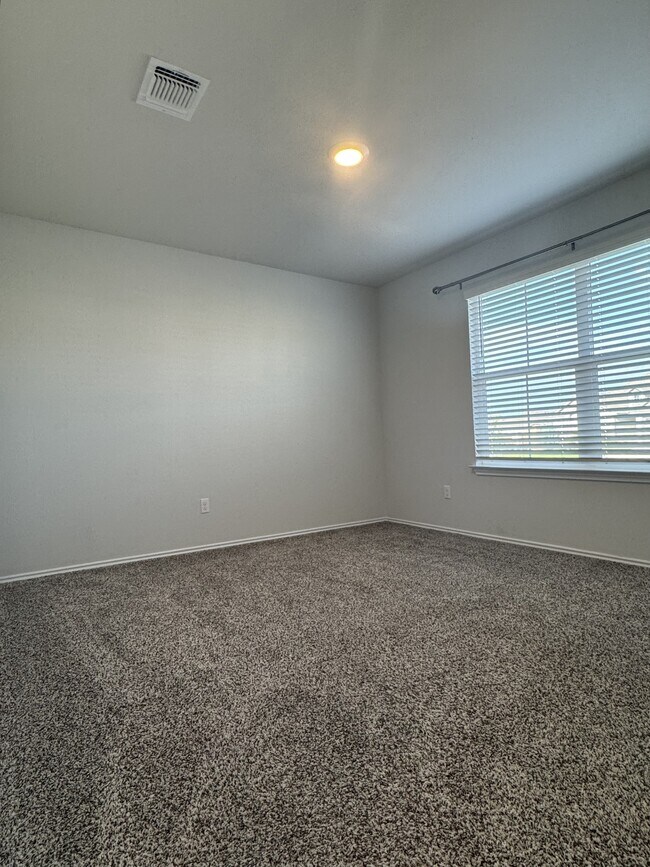 Building Photo - 7108 Gilbert Dr
