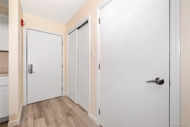 Building Photo - 68 Lake St