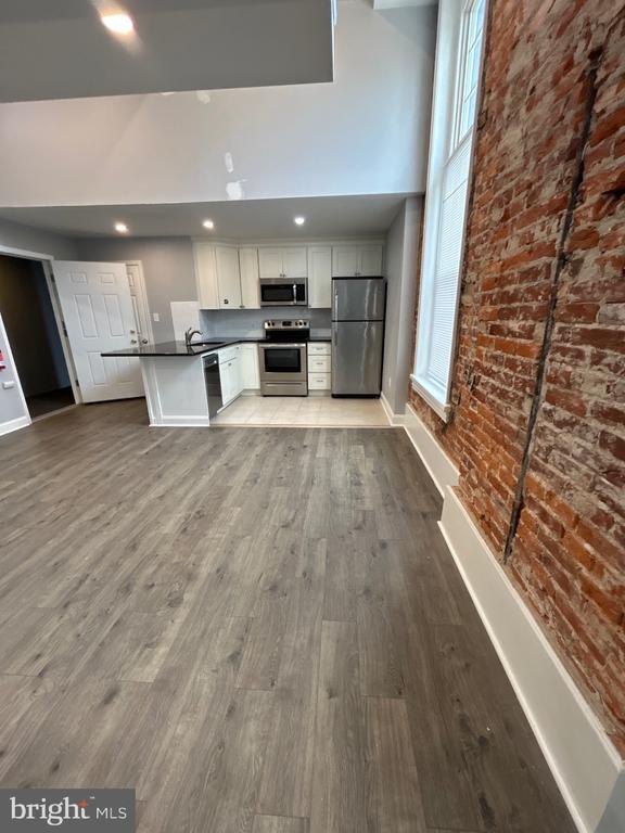 Building Photo - 13 N 4th Ave