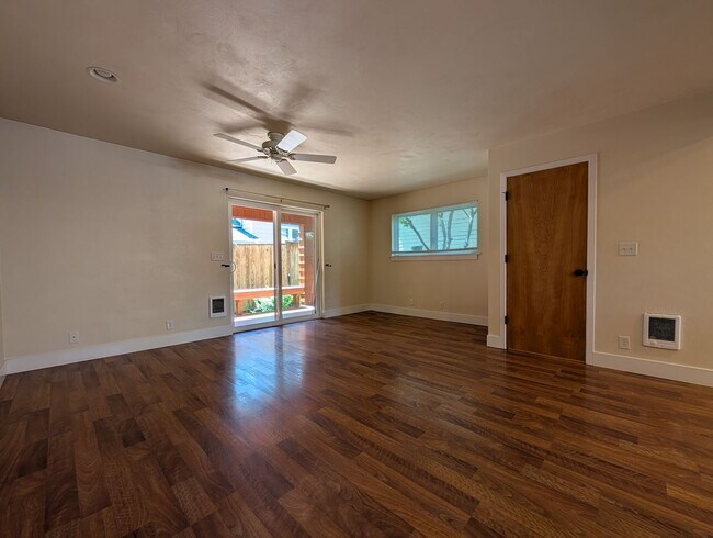 Building Photo - Beautiful 2-Bedroom, 2.5-Bath Condo Near Amazon Park!