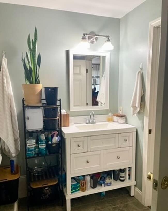 Building Photo - Sublet available now to May. Stunning 5 be...