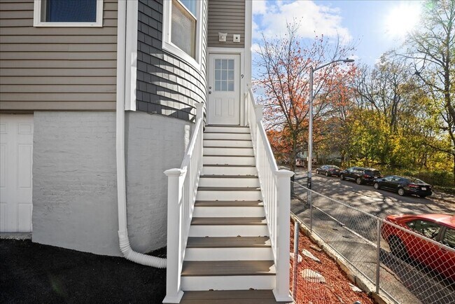 Building Photo - 9 Upsala St