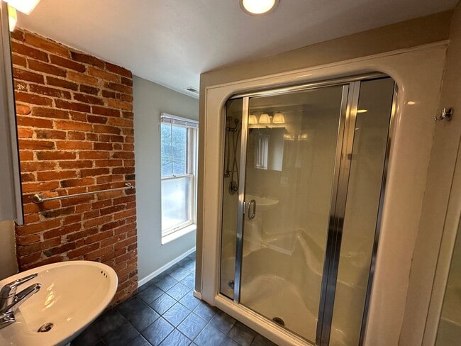 Building Photo - Collins Ave 241-243 MLR