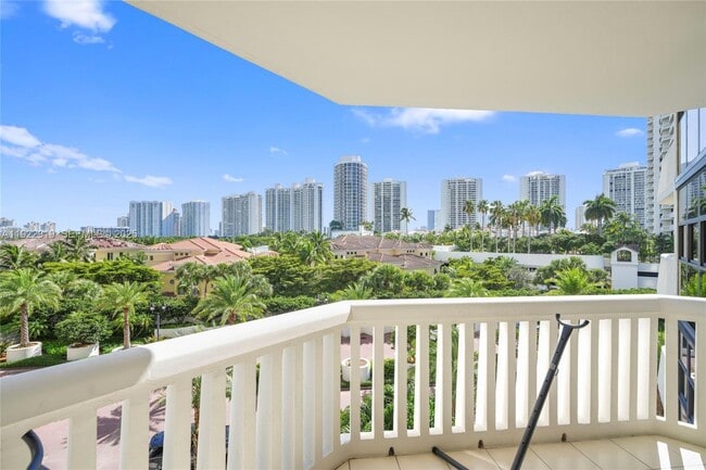 Building Photo - 1000 W Island Blvd