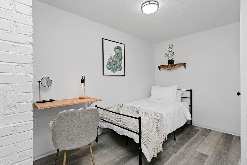 Building Photo - 501 N 27th St